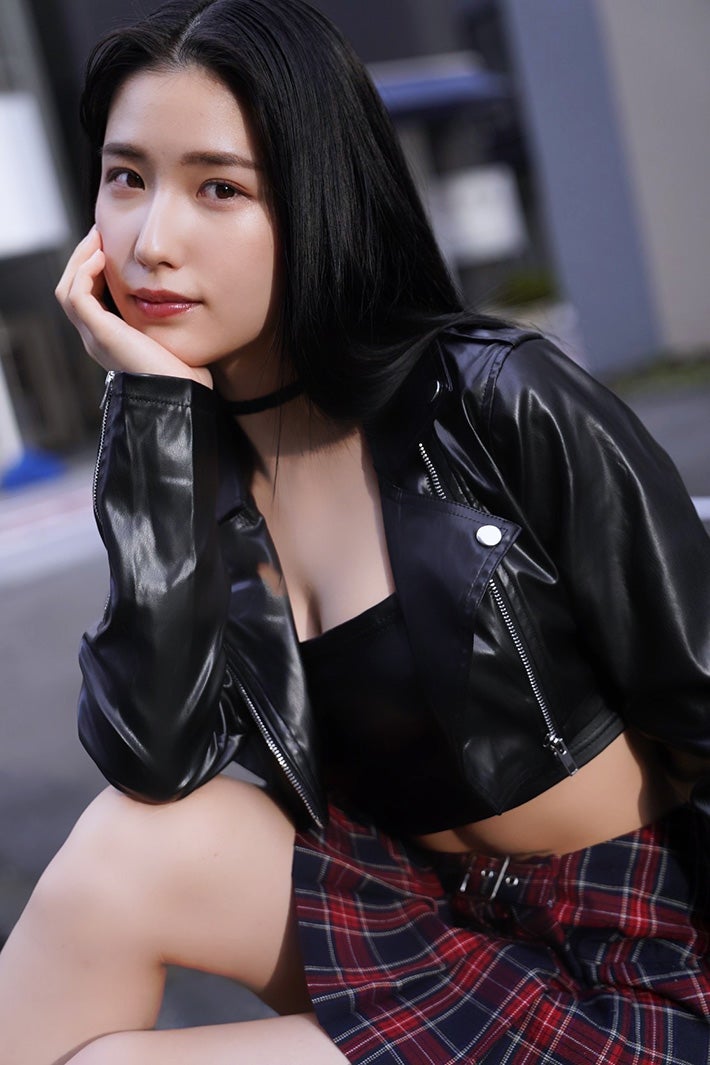 2i2森嶋あんり、チューブトップ水着で美谷間くっきり＜アザー