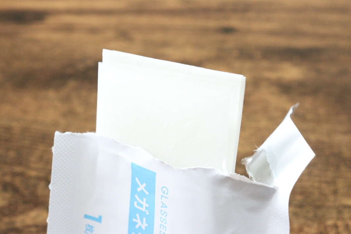 ダイソーのメガネクリーナー（16包）のパウチ