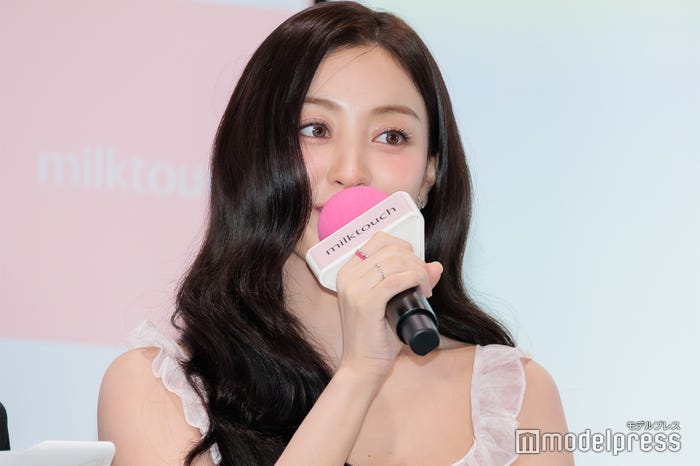 ジヒョ(C)モデルプレス