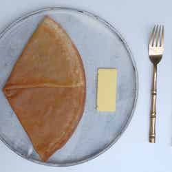 シュガーバタークレープ 1,320円/提供画像