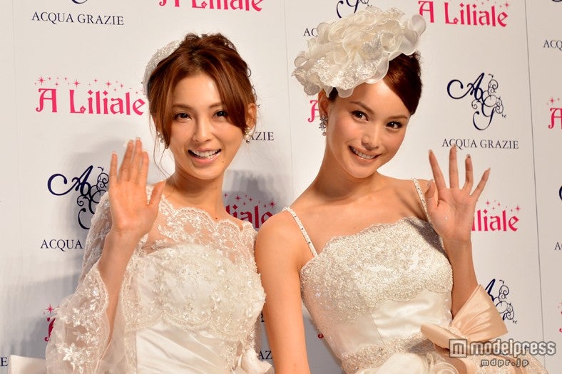 押切もえ（左）と蛯原友里（右）