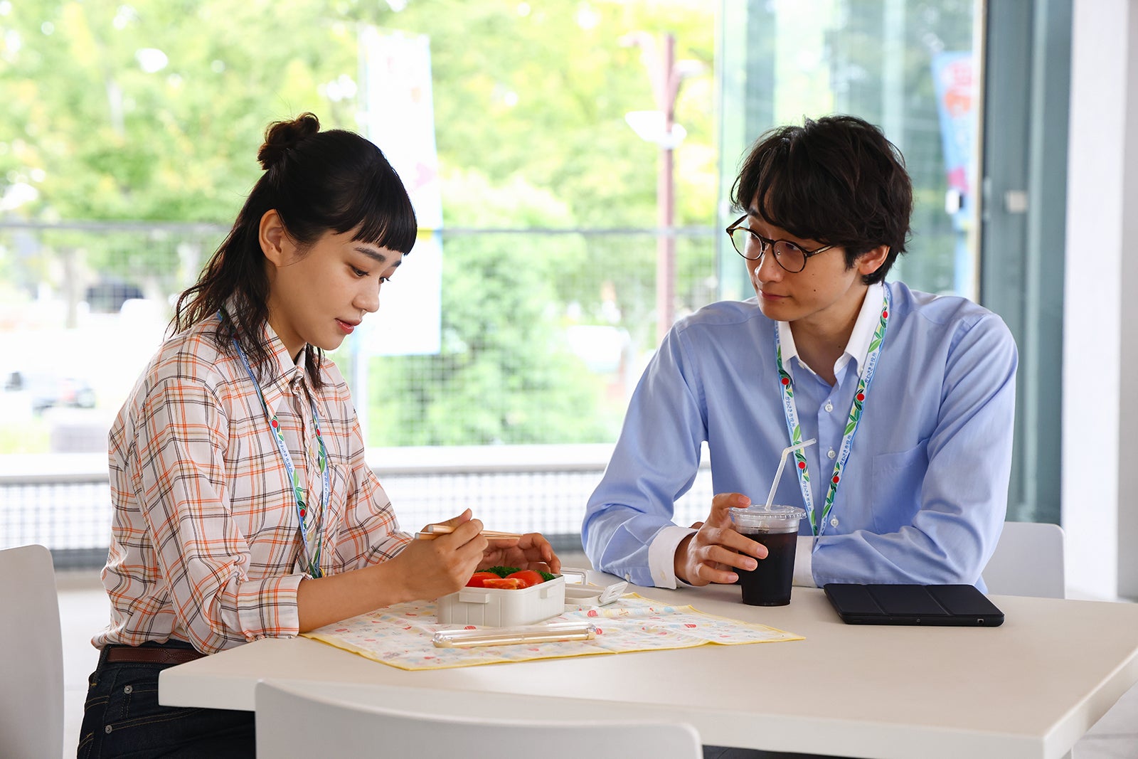 奈緒、小関裕太「あのクズを殴ってやりたいんだ」（C）TBS