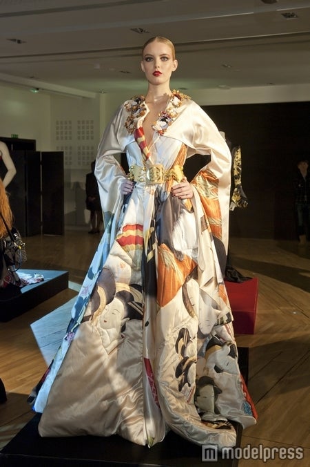 「YUMI KATSURA PARIS 2012 コレクション“YUZEN TODAY”」