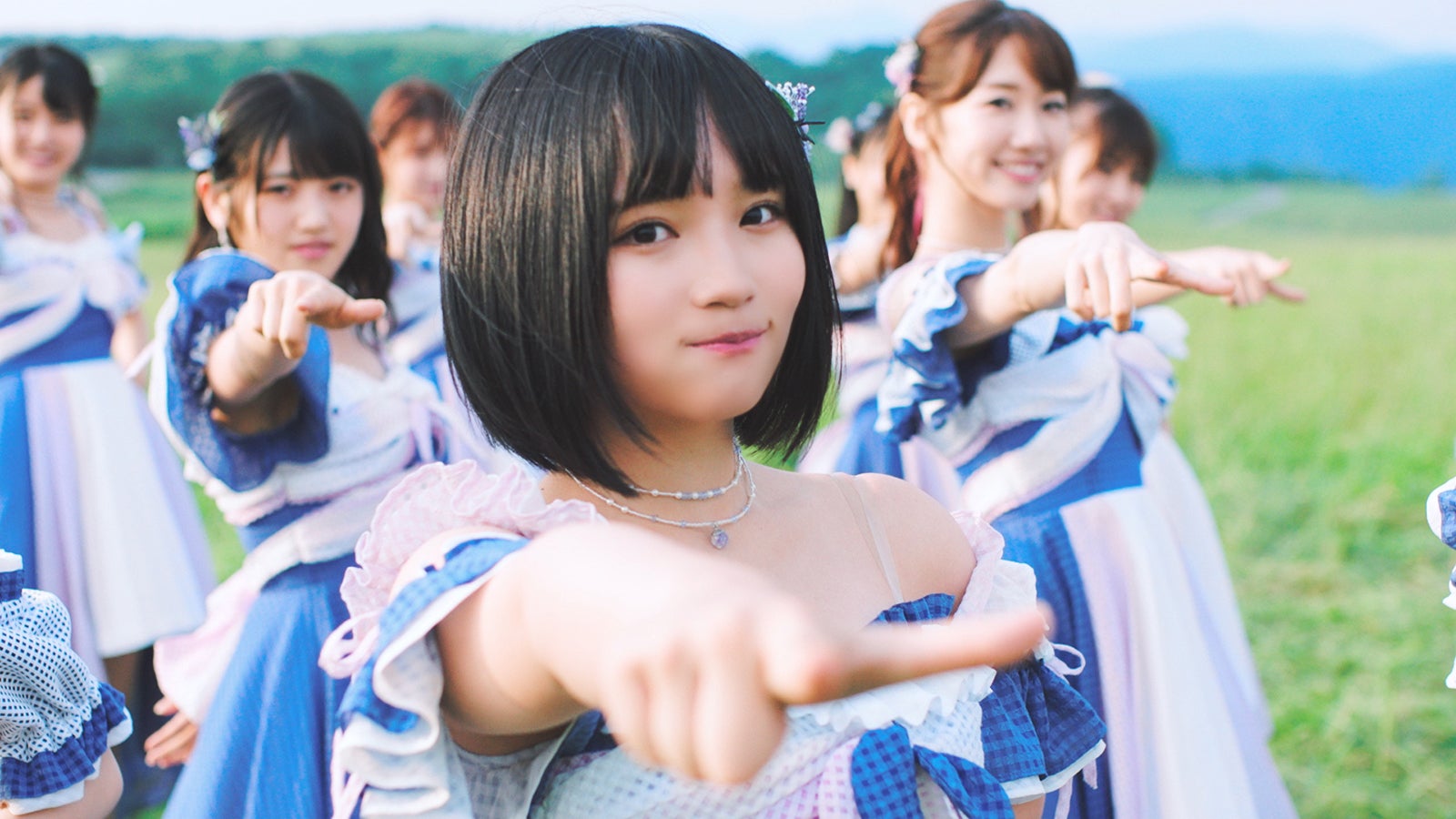 AKB48が2019年間CD売上トップ3独占！→「曲もメンバーも知らない」と批判殺到