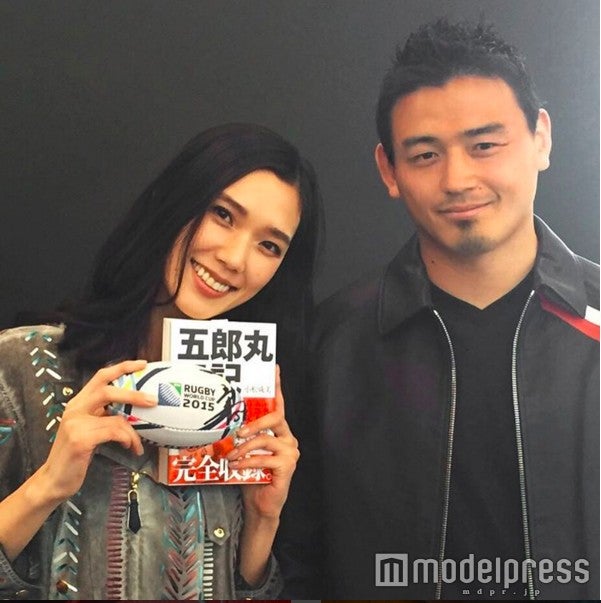 TAOと五郎丸歩選手の2ショット（画像提供：所属事務所）