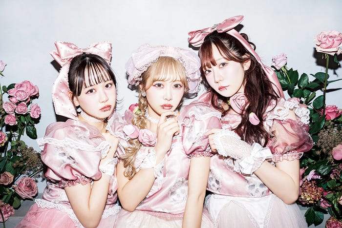 松本かれん、仲川瑠夏、真中まな(提供写真)