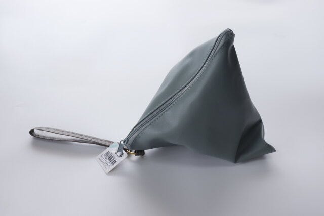 セリア　トライアングルバッグ