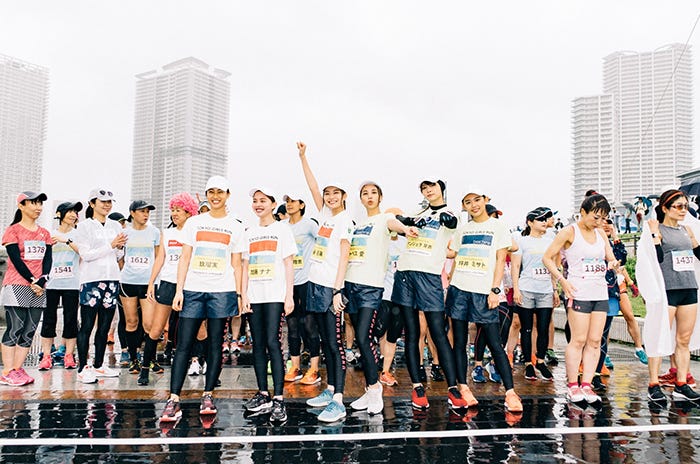 (左から)玖瑠実、加藤ナナ、蜂谷晏海、チャベス愛、アンジェラ芽衣、坪井ミサト/大会の様子(提供写真)