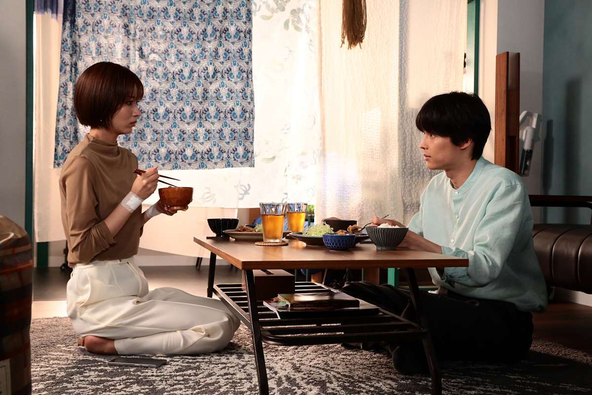 麻里子（岡崎紗絵）と爽太（松村北斗）が急接近 25年前の真相が一気につながる衝撃の展開へ