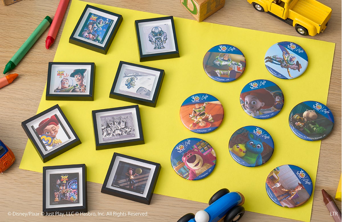 （C）Disney/Pixar （C）Just Play,LLC Mr.Potato Head &amp; Mrs. Potato Head are trademarks of Hasbro used with permission.  （C）Hasbro. All Rights Reserved.