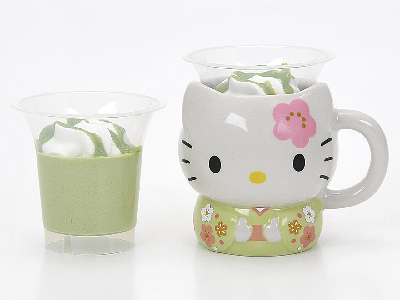 和装ハローキティカップ　抹茶￥480 (C)1976,1996, 2016 SANRIO CO., LTD.　APPROVAL No. G563565