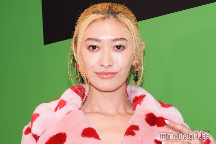 金髪の山田優(C)モデルプレス