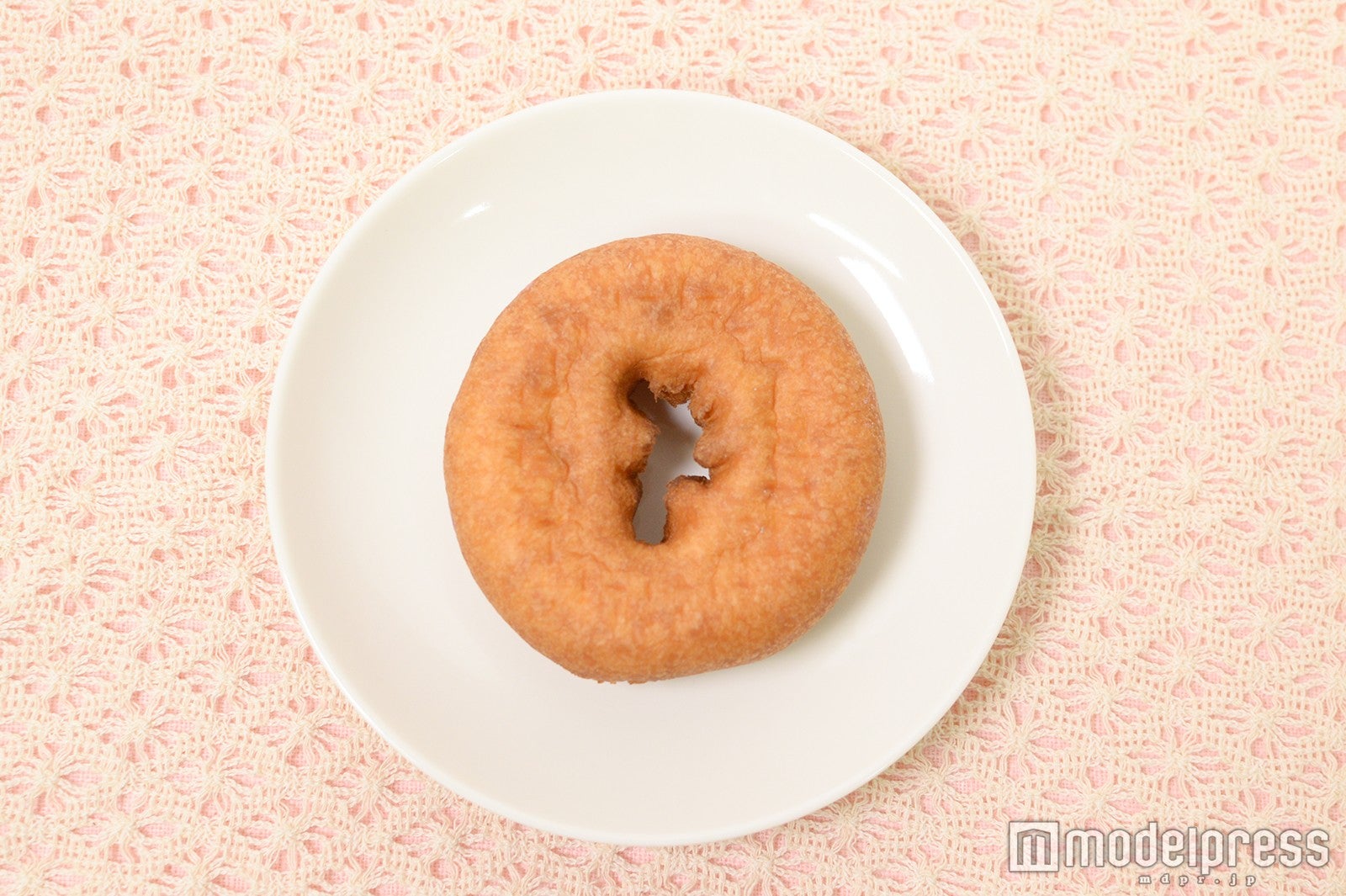 オイルカットドーナツ プレーン（C）モデルプレス
