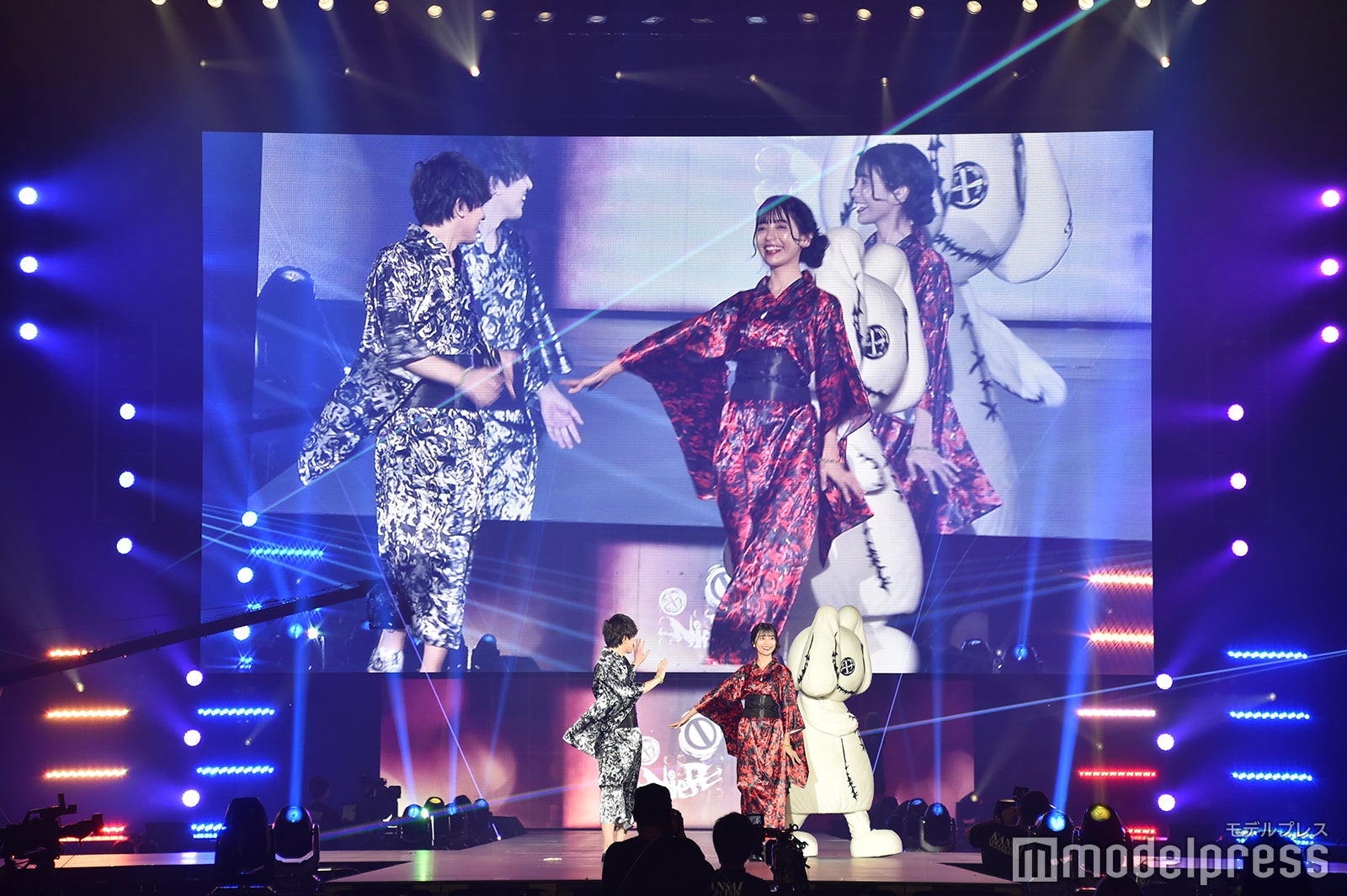 ステージの様子（C）モデルプレス