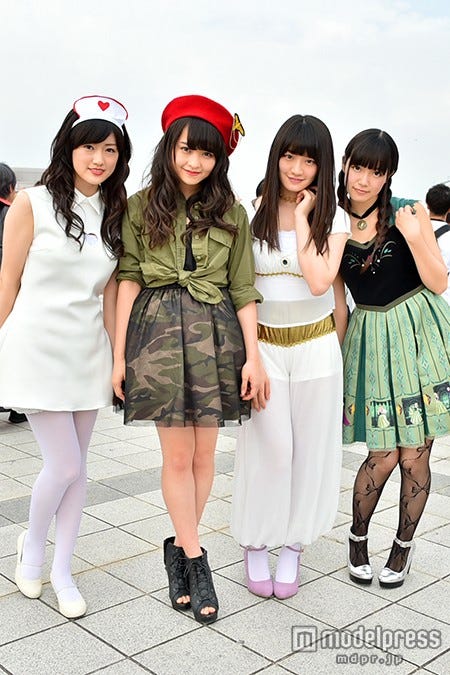 樋口日奈、伊藤万理華、中田花奈、中元日芽香