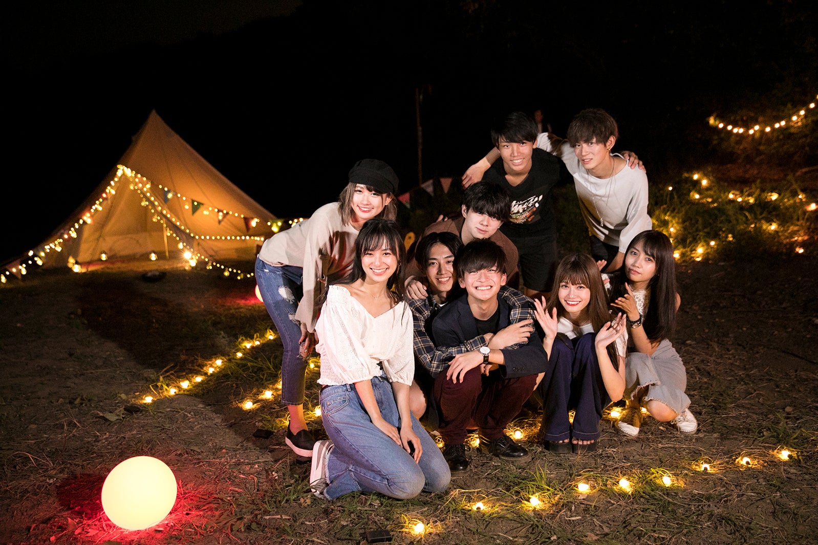 （左上から時計回りに）伊藤桃々、宇佐卓真、近藤魁成、鈴村梨公、黒木ひかり、生見愛瑠、高橋文哉、きいた、鈴木美羽「太陽とオオカミくんには騙されない」（C）AbemaTV