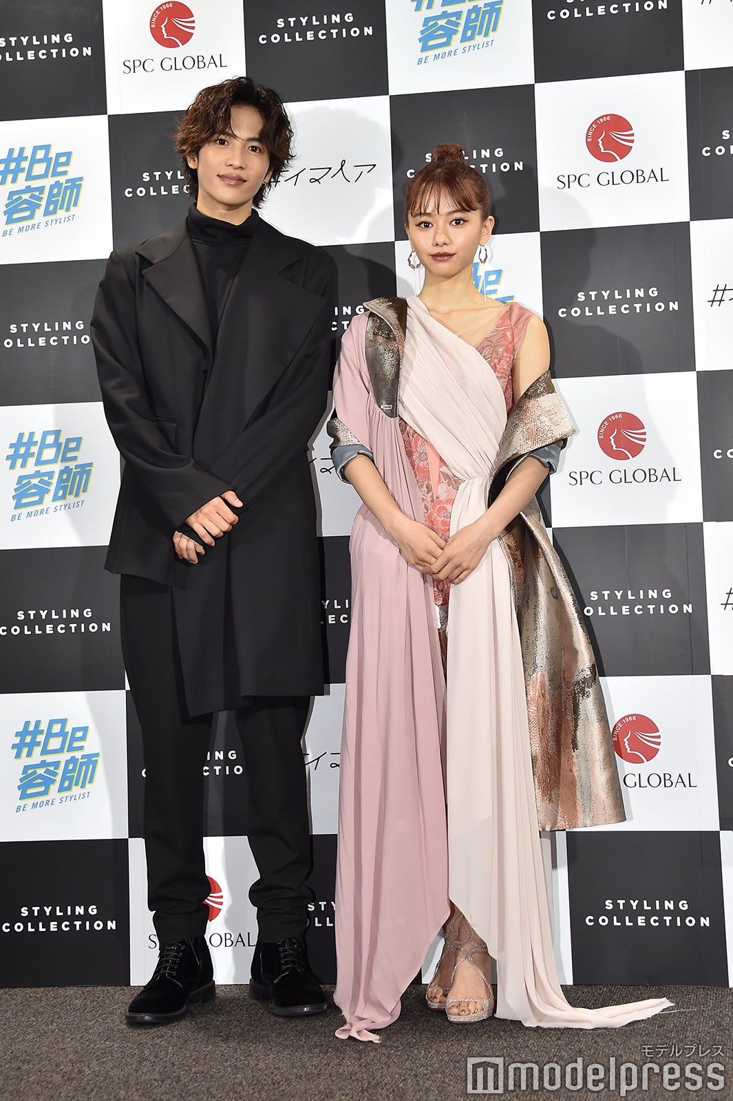 志尊淳＆山本舞香（C）モデルプレス