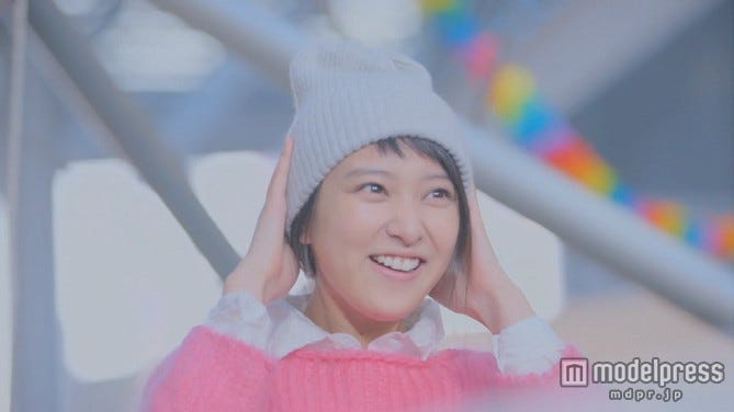 逆バンジージャンプ後に一転して安堵の表情に/NEC新TVCM「LaVie CHALLENGE!!」篇より