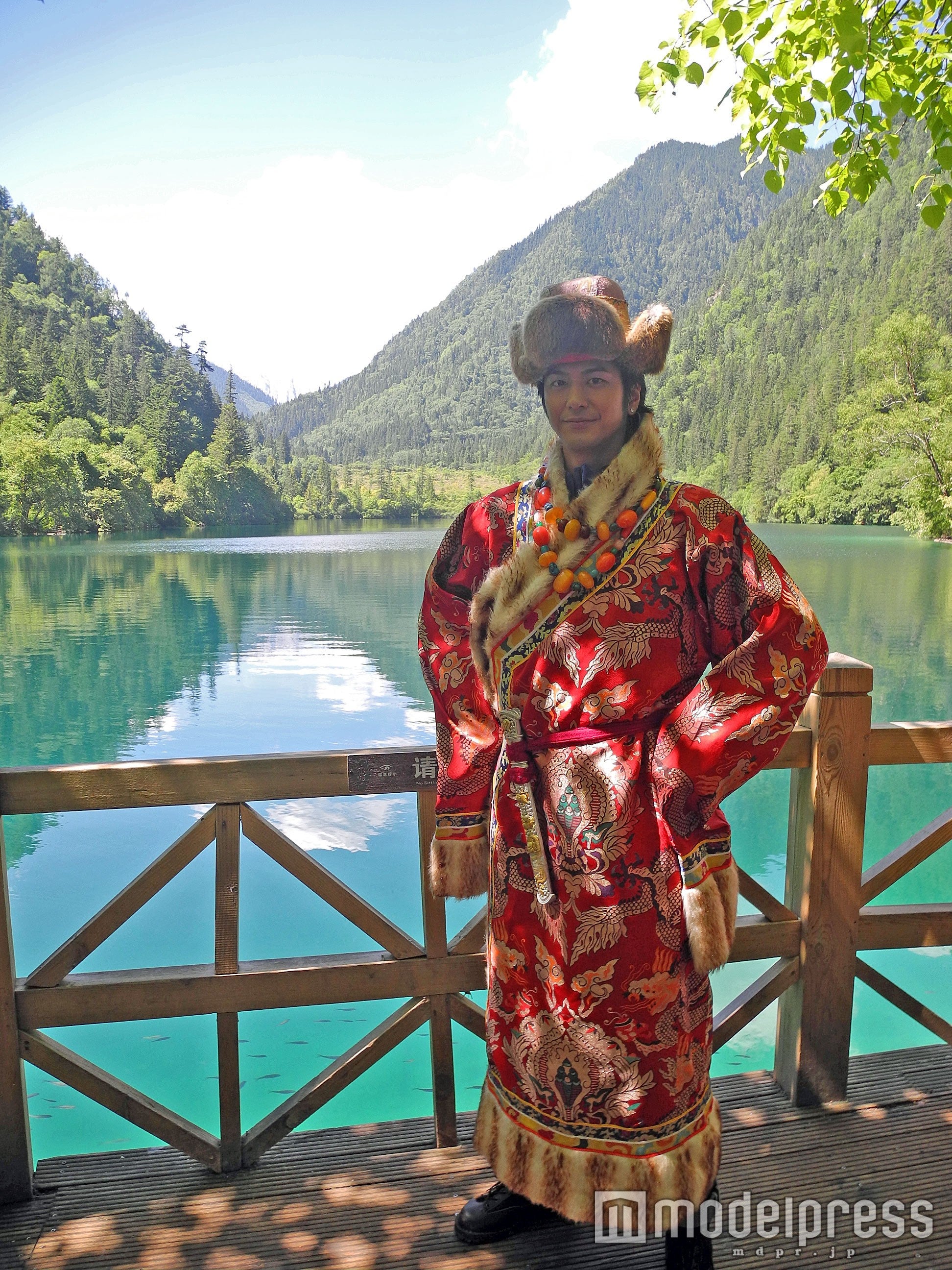 チベット族の衣装を着た速水もこみち（C）BS朝日