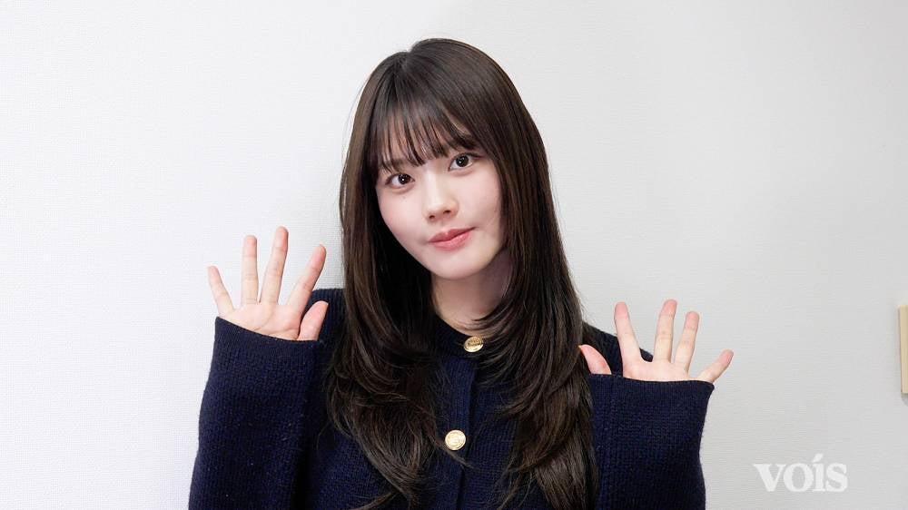 平松想乃「超十代」フィッティング後インタビュー、私服はカーデで「春っぽく！」