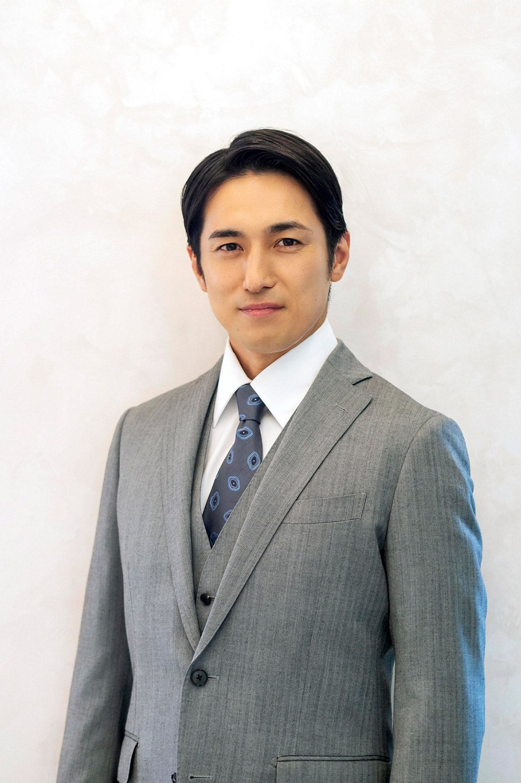 高橋光臣（C）「隣の男はよく食べる」製作委員会