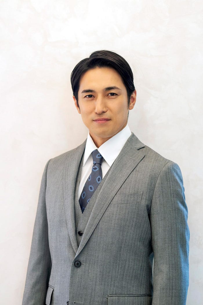 高橋光臣(C)「隣の男はよく食べる」製作委員会