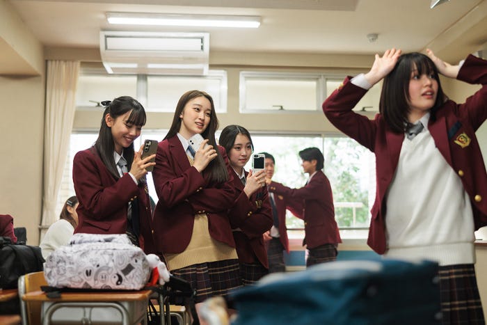 松本麗世、清乃あさ姫、新井美羽、豊嶋花「なんで私が神説教」第1話(C)日本テレビ