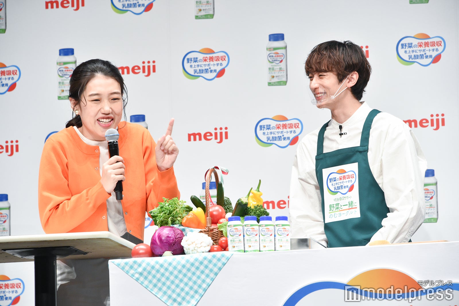 横澤夏子、小関裕太 （C）モデルプレス