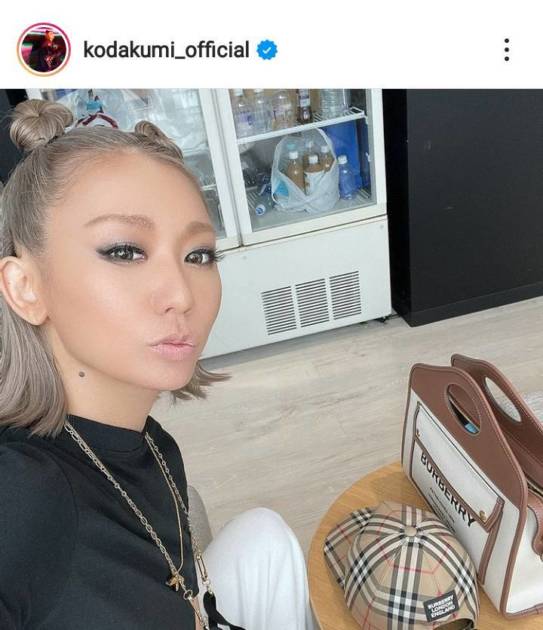 倖田來未 ほっそりウエストが覗くコーデに いつもオシャレで綺麗 なんでも似合う モデルプレス