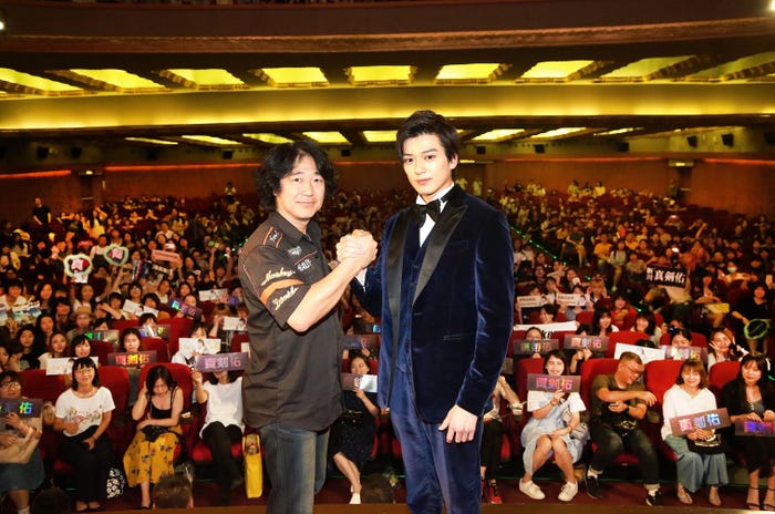 羽住英一郎監督、新田真剣佑/舞台挨拶の様子(C)2018「OVER DRIVE」製作委員会
