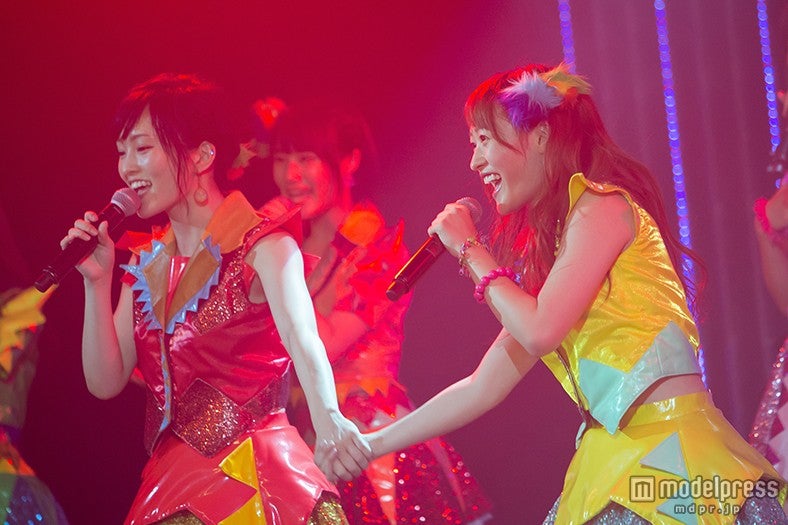 山本彩、小谷里歩（C）NMB48