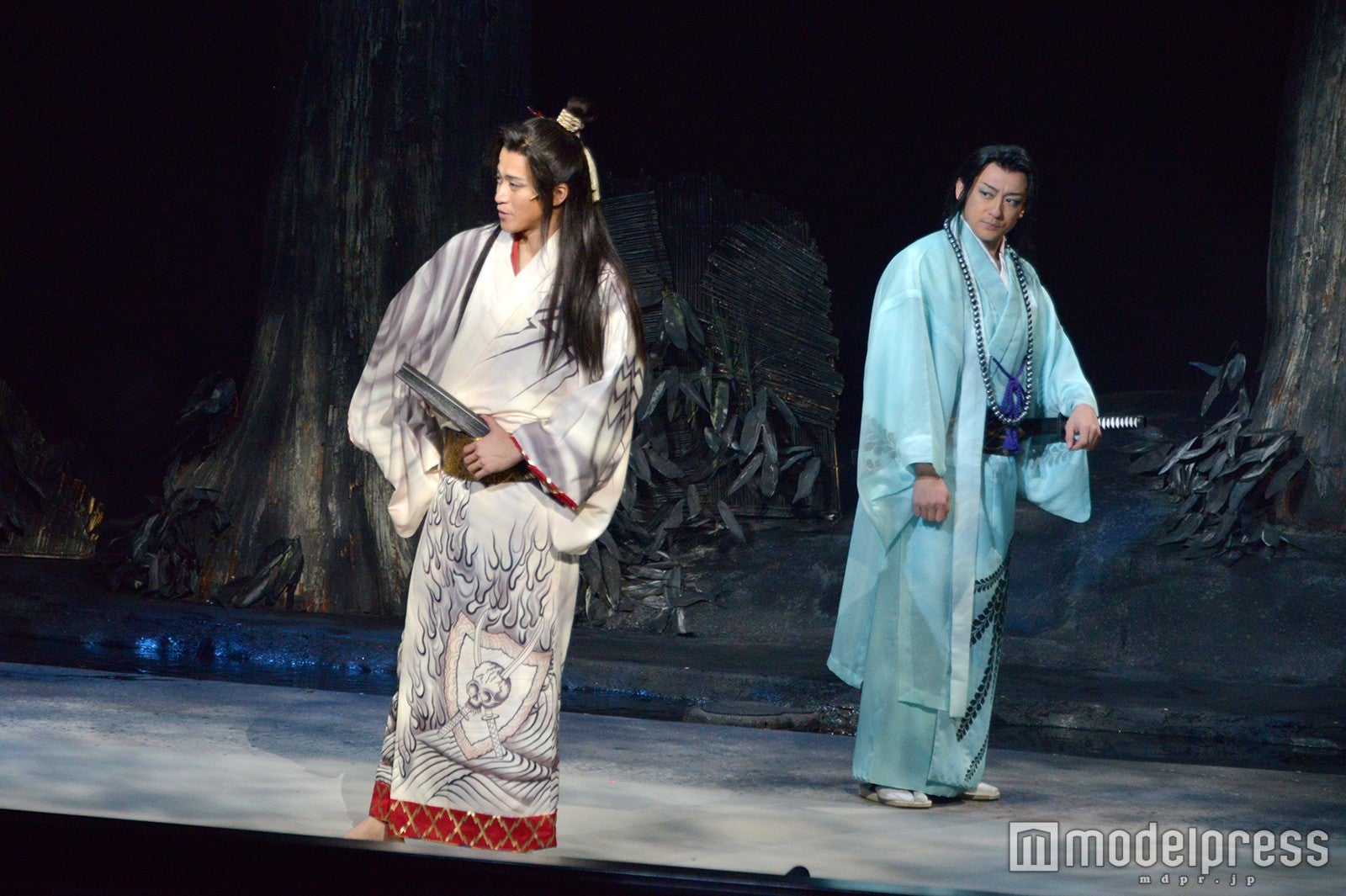 小栗旬、山本耕史（C）モデルプレス