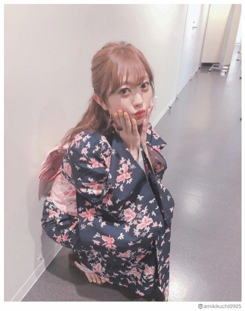 菊地亜美、ピンク花柄浴衣×ほんのりピンクヘアに絶賛の声