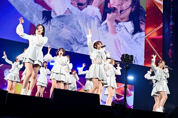 「MX祭り!AKB48 60th Single『久しぶりのリップグロス』発売記念コンサートin武道館2022~リベンジ!新チームお披露目コンサート~」より(C)AKB48