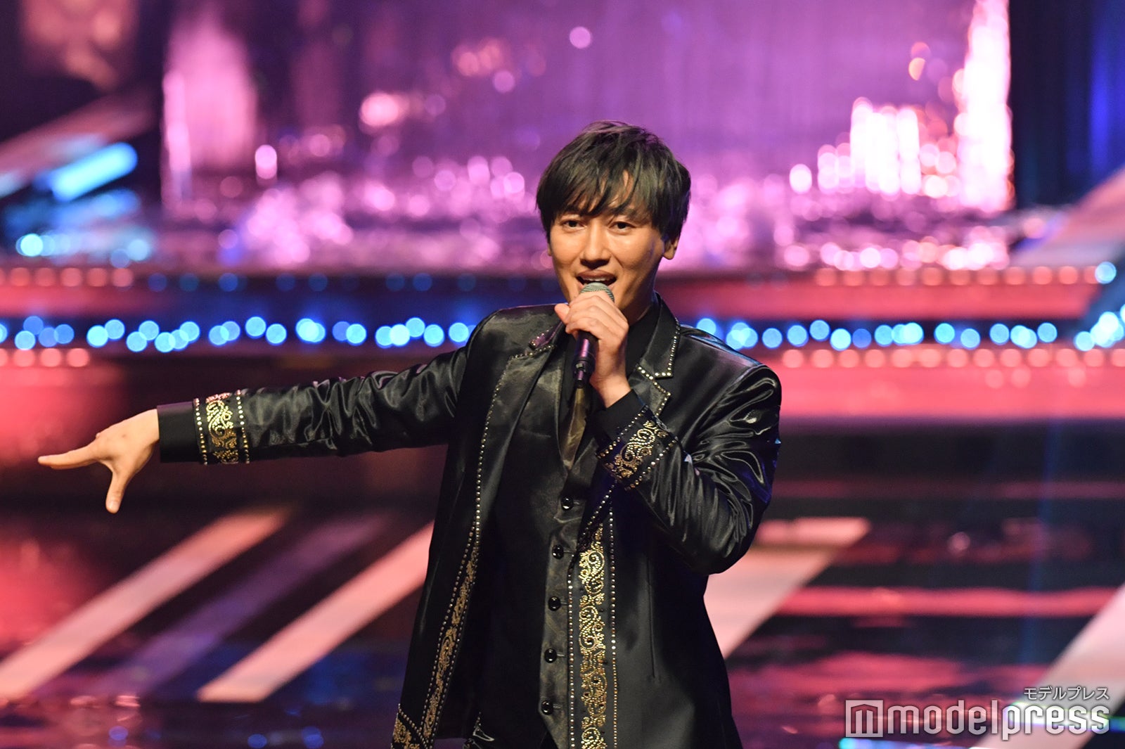 （C）モデルプレス