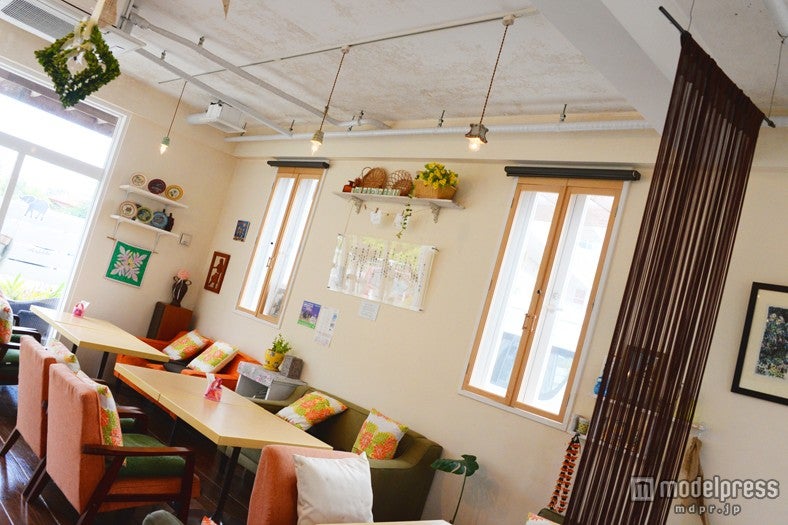 ハワイアンガーリーなインテリア