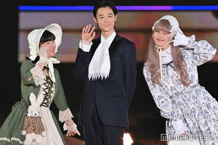 蒔田彩珠・窪塚愛流・橋本愛(C)モデルプレス