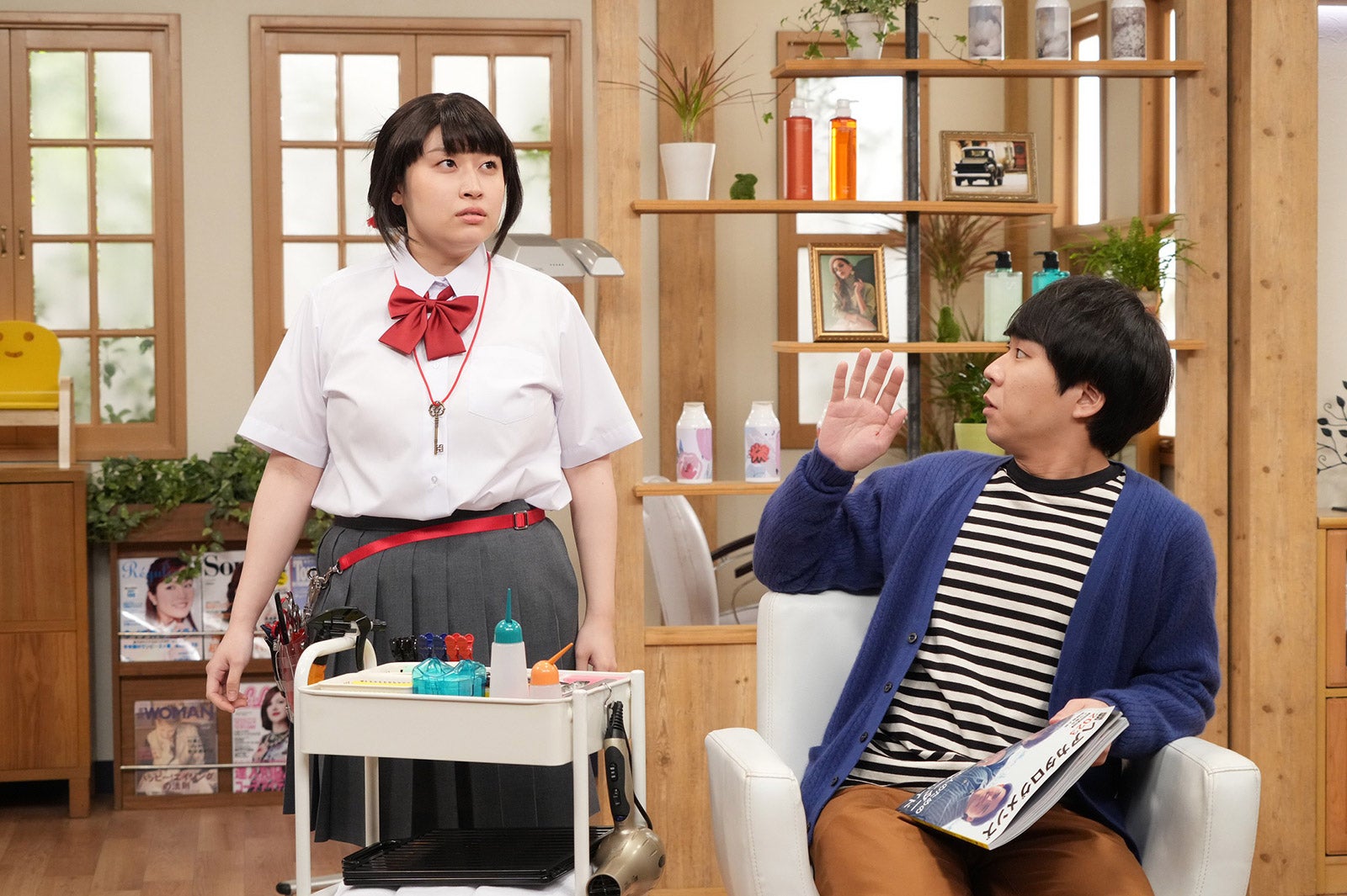 「新海まこ」（左から）丸山礼、秋山寛貴（C）フジテレビ