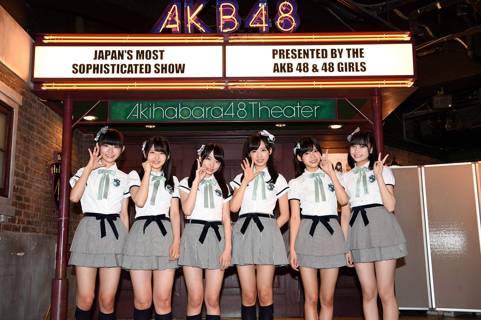 「世界は夢に満ちている」公演（C）AKS