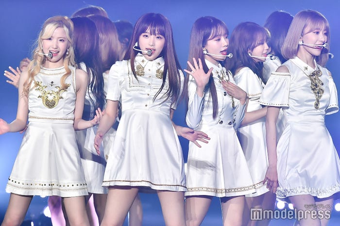 本田仁美、チェ・イェナ、チョ・ユリ、宮脇咲良/IZ*ONE (C)モデルプレス