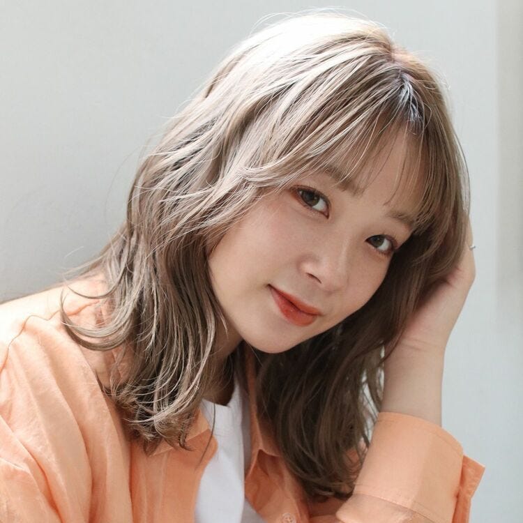 あなたに似合う 明るめヘアカラー がきっと見つかる 22最旬の髪色カタログ モデルプレス あなたに似合う 明るめヘアカラー がきっと見つかる 22最旬の髪色カタログ モデルプレス