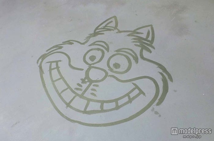 ワンス・アポン・ア・タイムにも出演しているチシャ猫の姿も(C)Disney