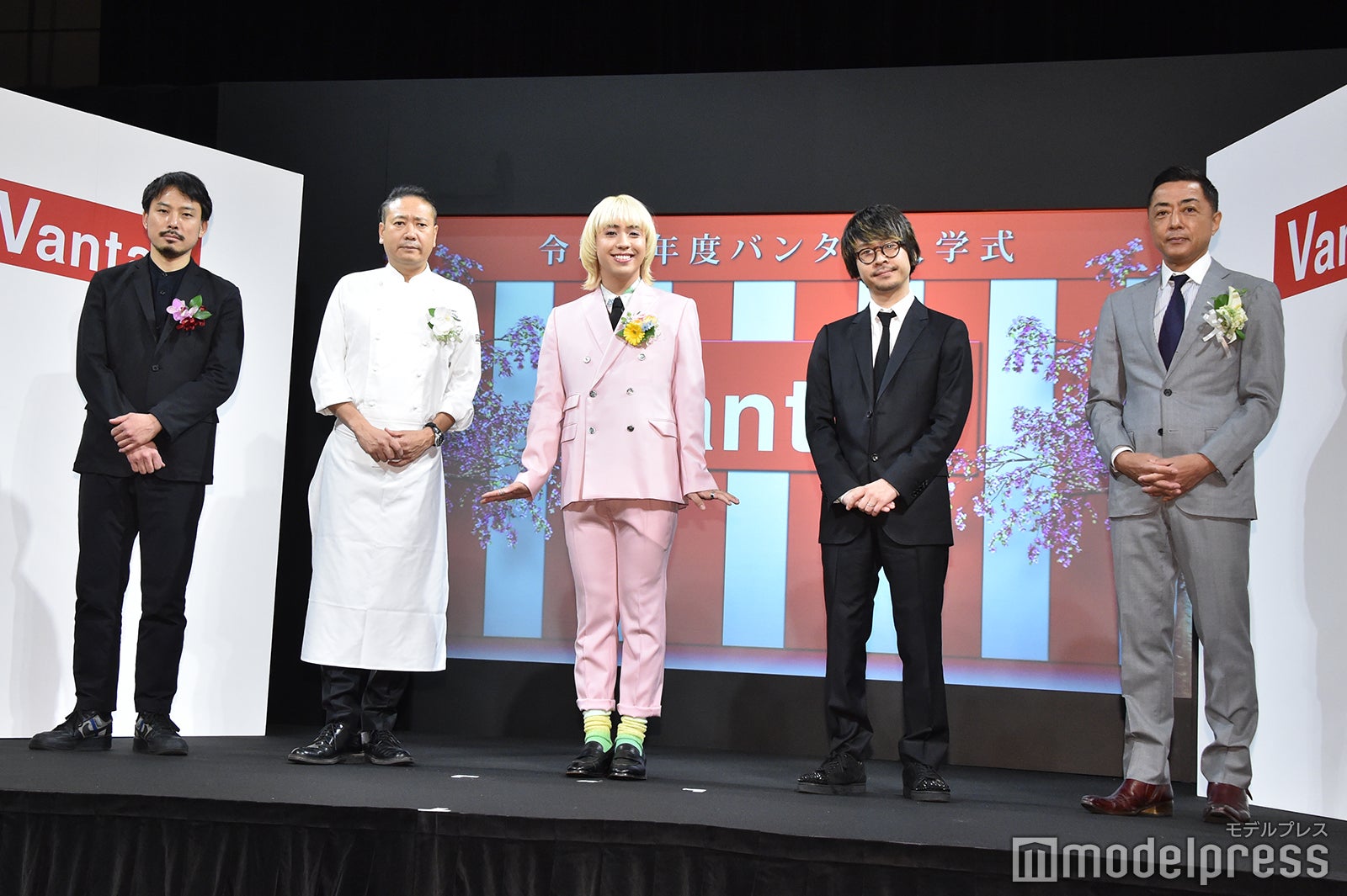 左より：川崎昭氏、鎧塚俊彦氏、りゅうちぇる、渡辺淳之介氏、石川広己氏（C）モデルプレス