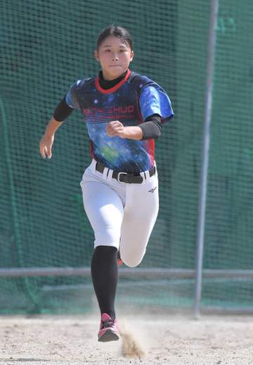 「可愛すぎる野球女子」雰囲気一変の22歳近影に反響 「可愛い」高校時代イチロー氏を抑えて話題に