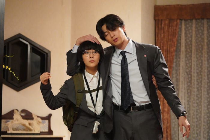 高畑充希、新田真剣佑/「同期のサクラ」第5話より(C)日本テレビ