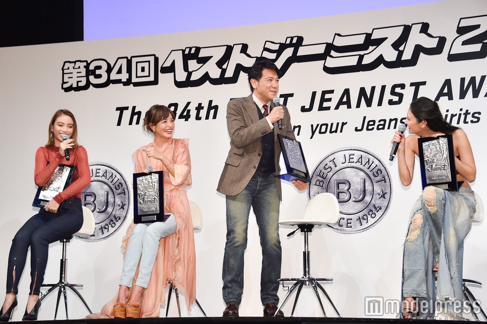 （左から）滝沢カレン、梨花、別所哲也、菜々緒 （C）モデルプレス