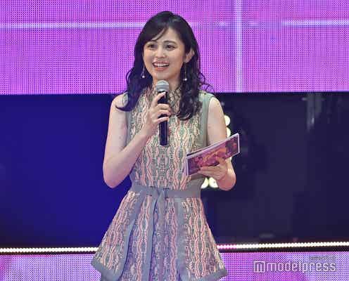 久慈暁子、フジ退社後初の公の場「ガルアワ」MCでスムーズな進行<GirlsAward 2022 S/S>