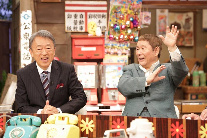 (左から)池上彰、ビートたけし (C)フジテレビ