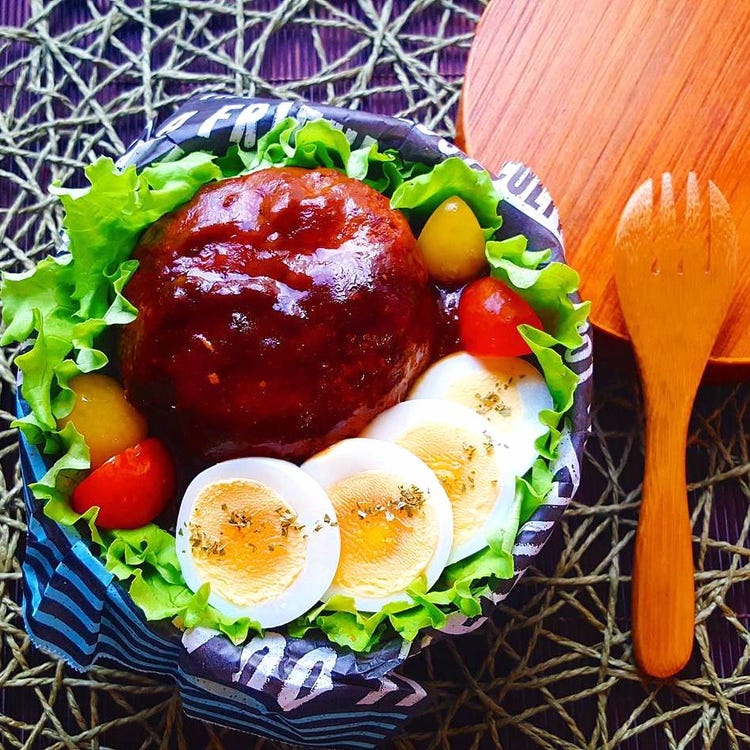 ハンバーグ弁当の上手な詰め方 美味しく見える盛り付けのコツをご紹介 モデルプレス ハンバーグ弁当の上手な詰め方 美味しく見える盛り付けのコツをご紹介 モデルプレス