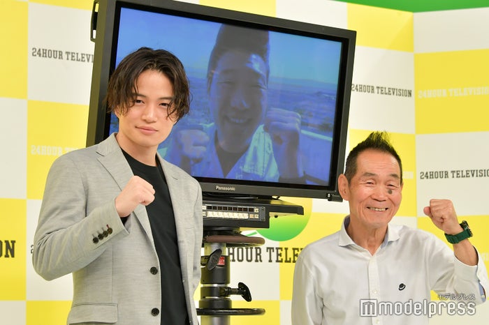 菊池風磨、みやぞん(モニター)、坂本雄次トレーナー(C)モデルプレス